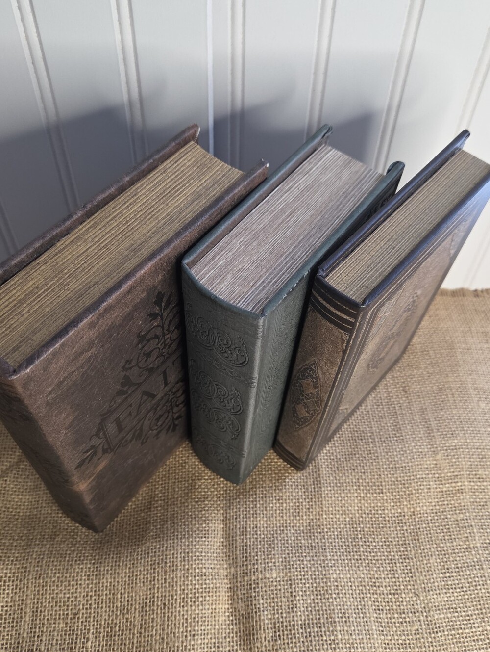 Set Of 3 Faux Books Decrotive Storage Fake Books Antique Look - Picture 2 of 7
